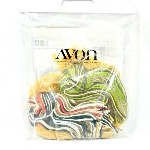 Avon Creative Needlecraft Owl Needlepoint Kit Stamped Canvas/Wool Yarn - NOS - Picture 5 of 6